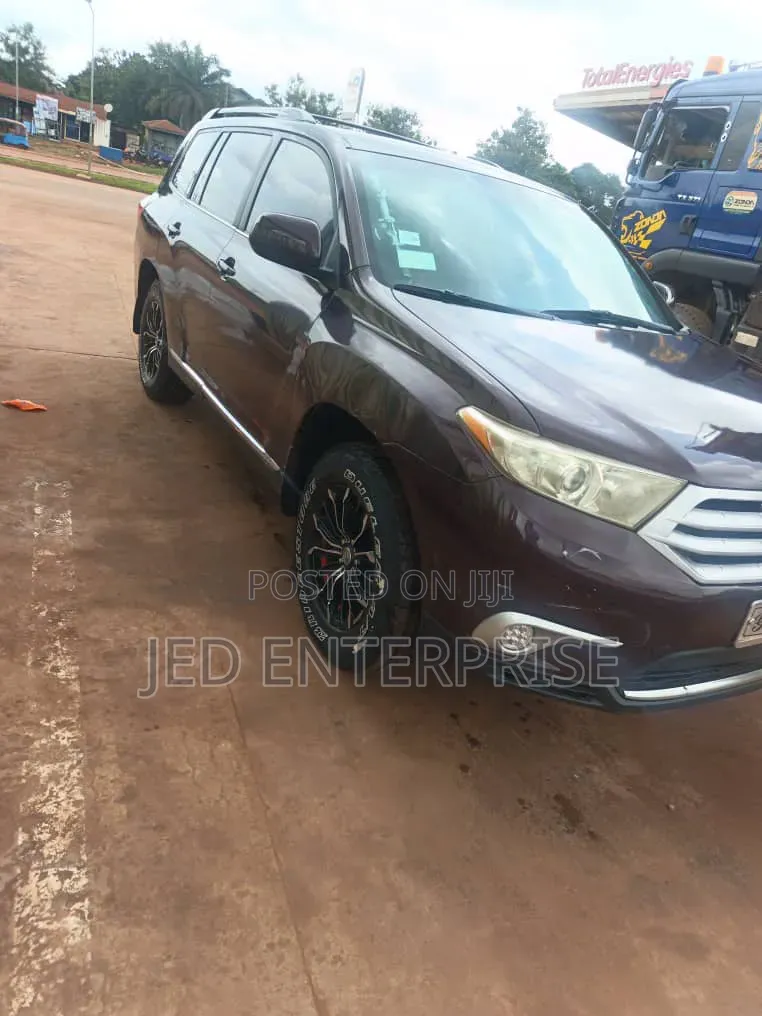 Toyota Highlander 2013 Brown