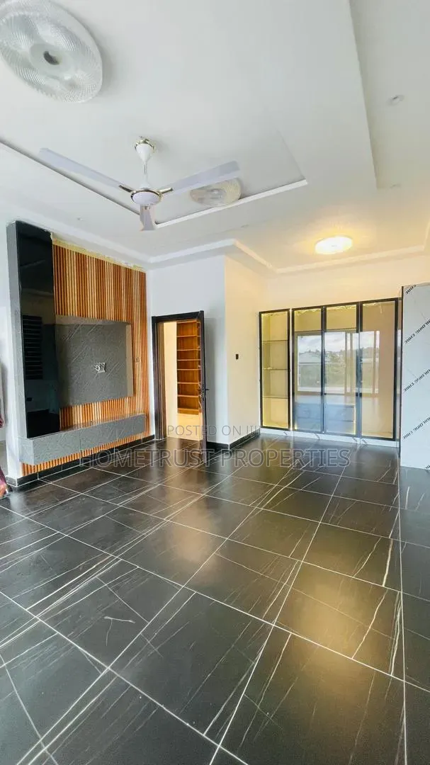 4bdrm Duplex in Ablekuma Nsakina, Pentecost for rent