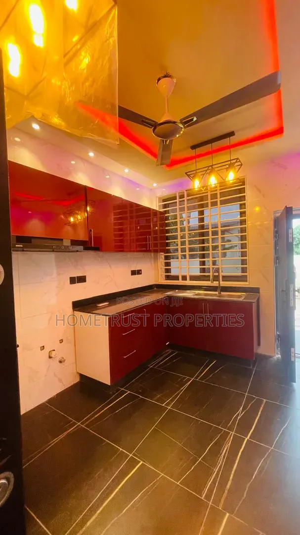 4bdrm Duplex in Ablekuma Nsakina, Pentecost for rent