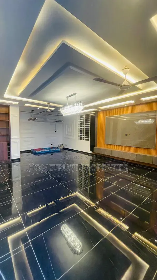 4bdrm Duplex in Ablekuma Nsakina, Pentecost for rent