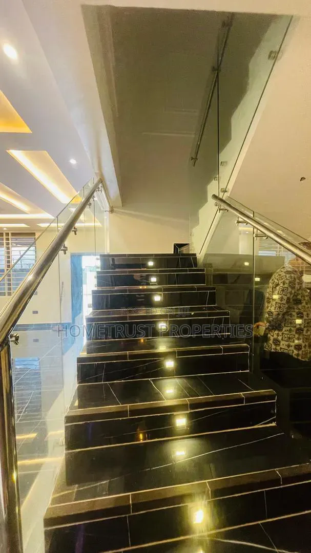 4bdrm Duplex in Ablekuma Nsakina, Pentecost for rent