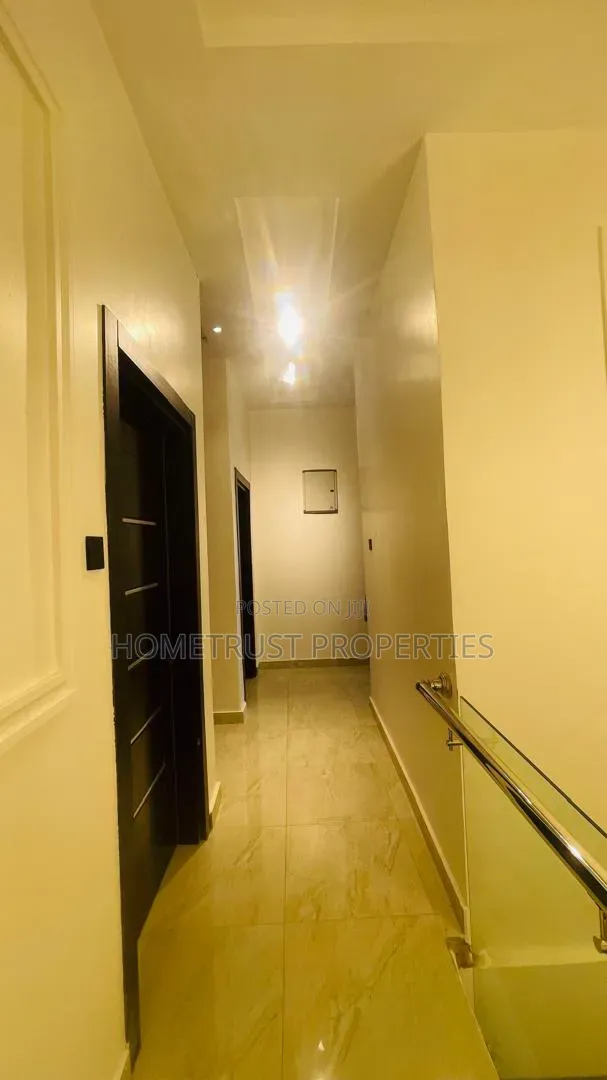 4bdrm Duplex in Ablekuma Nsakina, Pentecost for rent
