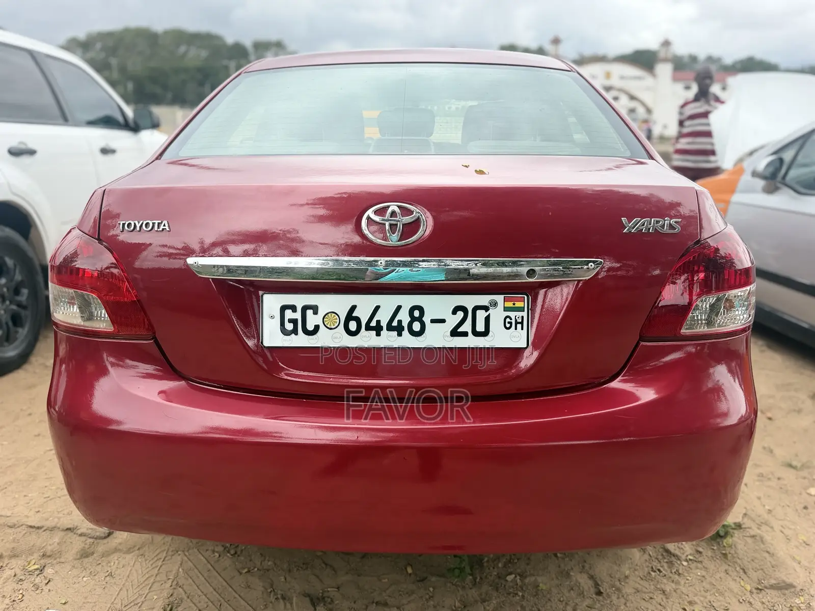 Toyota Yaris Base Sedan 4dr 2010 Red