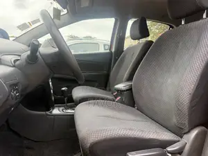 Toyota Yaris Base Sedan 4dr 2010 Red