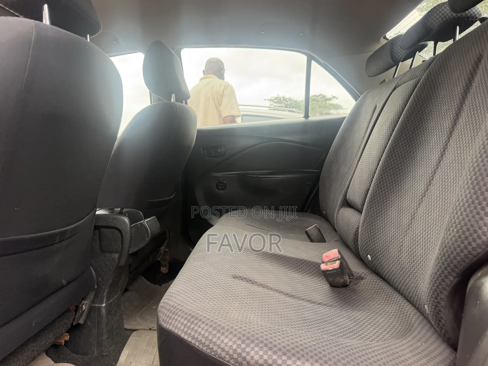 Toyota Yaris Base Sedan 4dr 2010 Red
