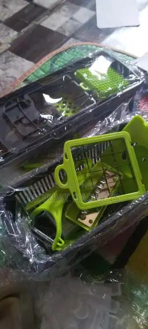 Food Chopper With Container (Pre Order From USA)