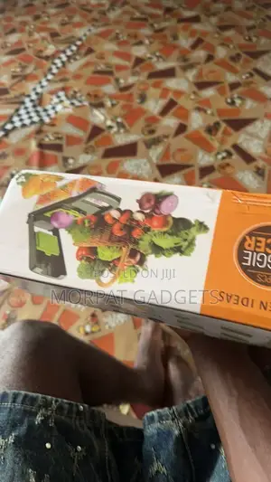 Food Chopper With Container (Pre Order From USA)