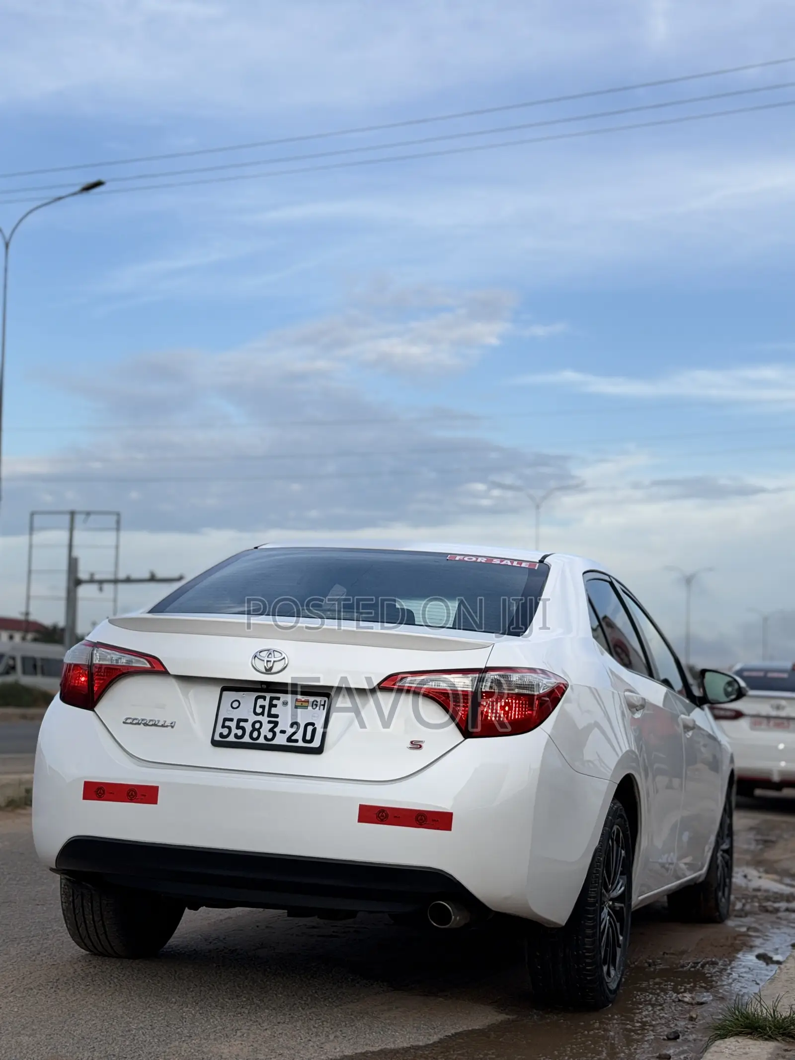 Toyota Corolla LE Eco 4dr Sedan (1.8L 4cyl CVT) 2016 White