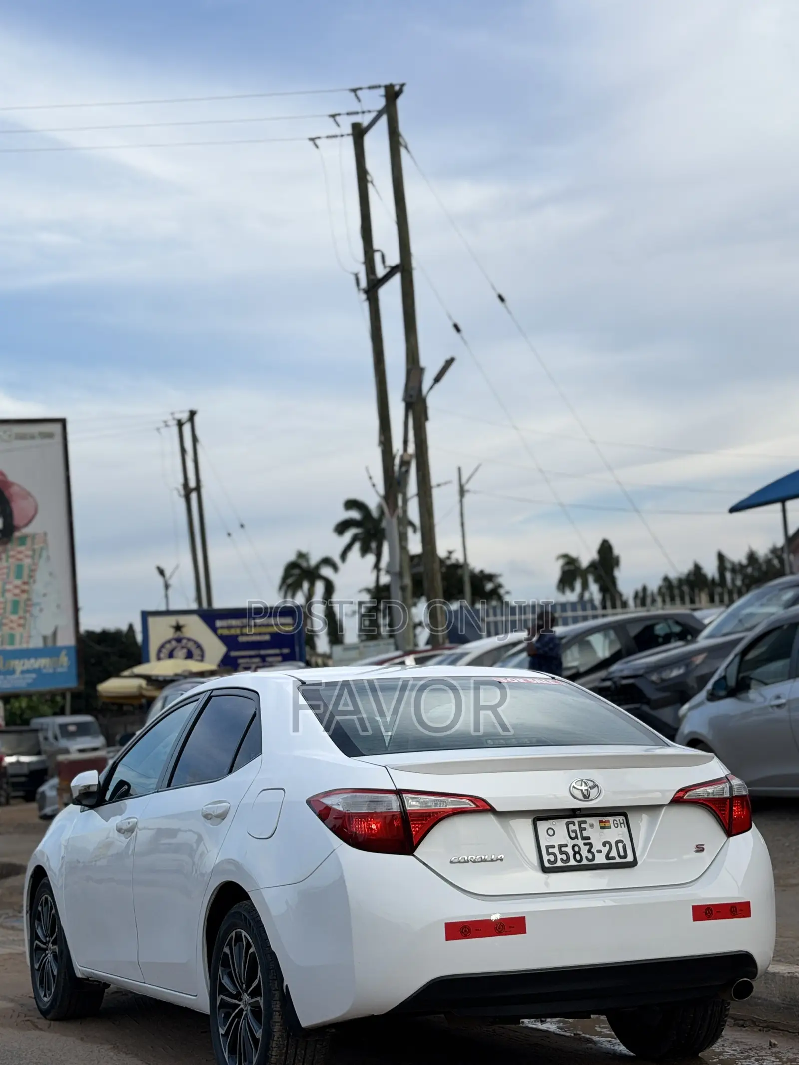 Toyota Corolla LE Eco 4dr Sedan (1.8L 4cyl CVT) 2016 White