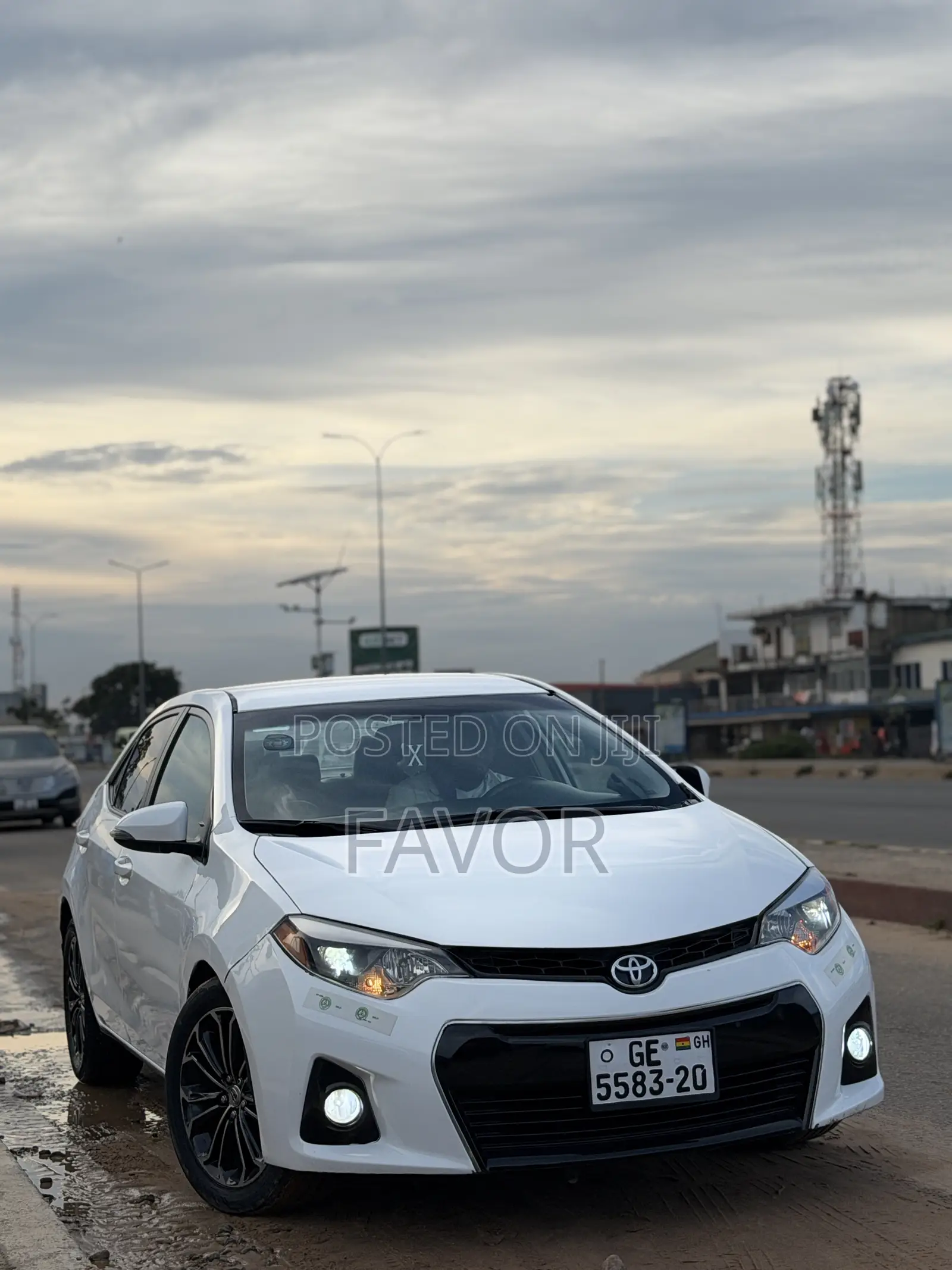 Toyota Corolla LE Eco 4dr Sedan (1.8L 4cyl CVT) 2016 White