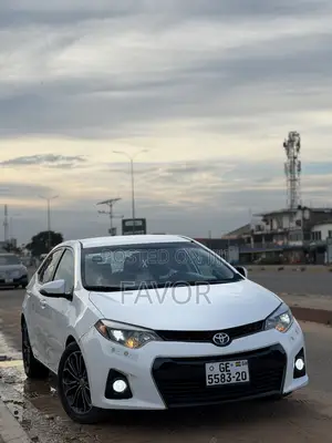 Toyota Corolla LE Eco 4dr Sedan (1.8L 4cyl CVT) 2016 White