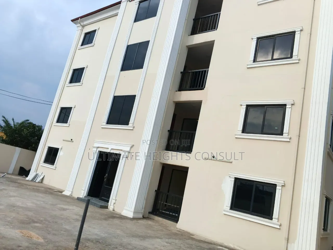 3bdrm Apartment in Lapaz Akweteyman, Pentecost for rent