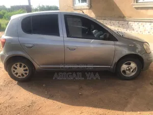 Toyota Vitz 2005 Gray
