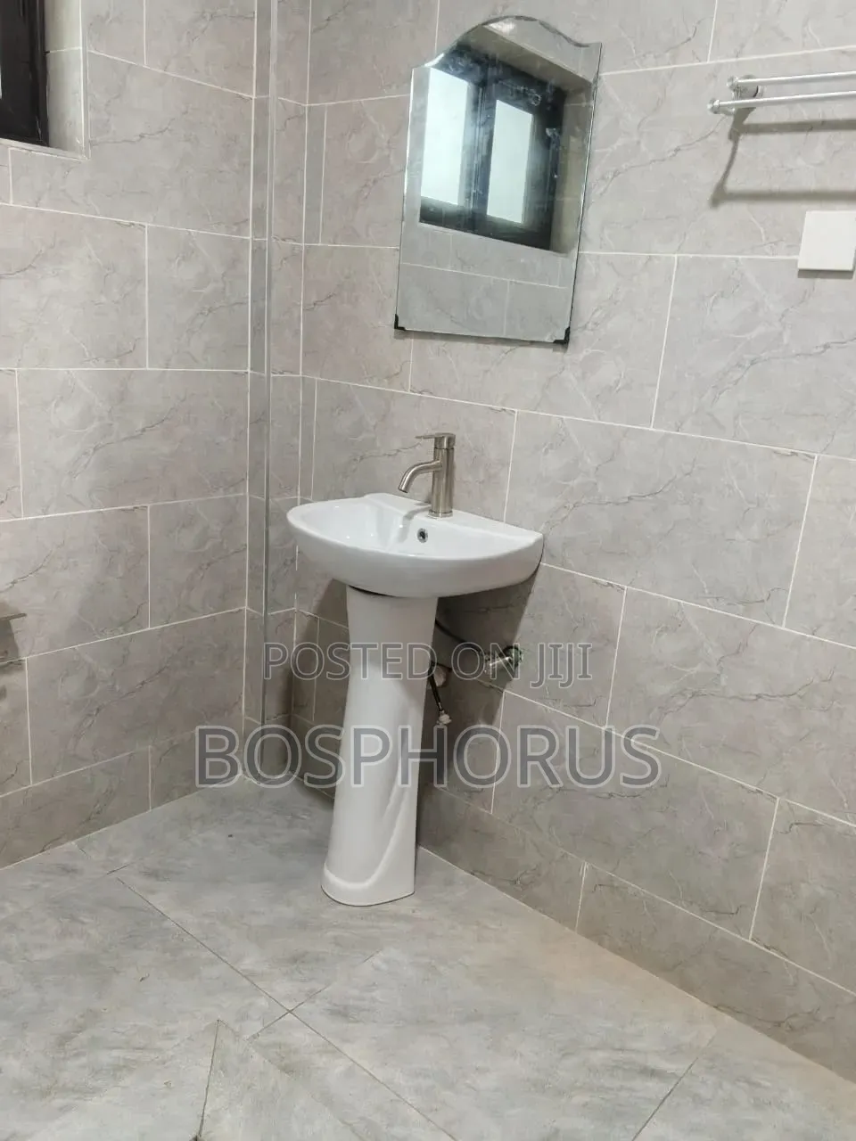 3bdrm Apartment in Akweteyman, Abeka for rent