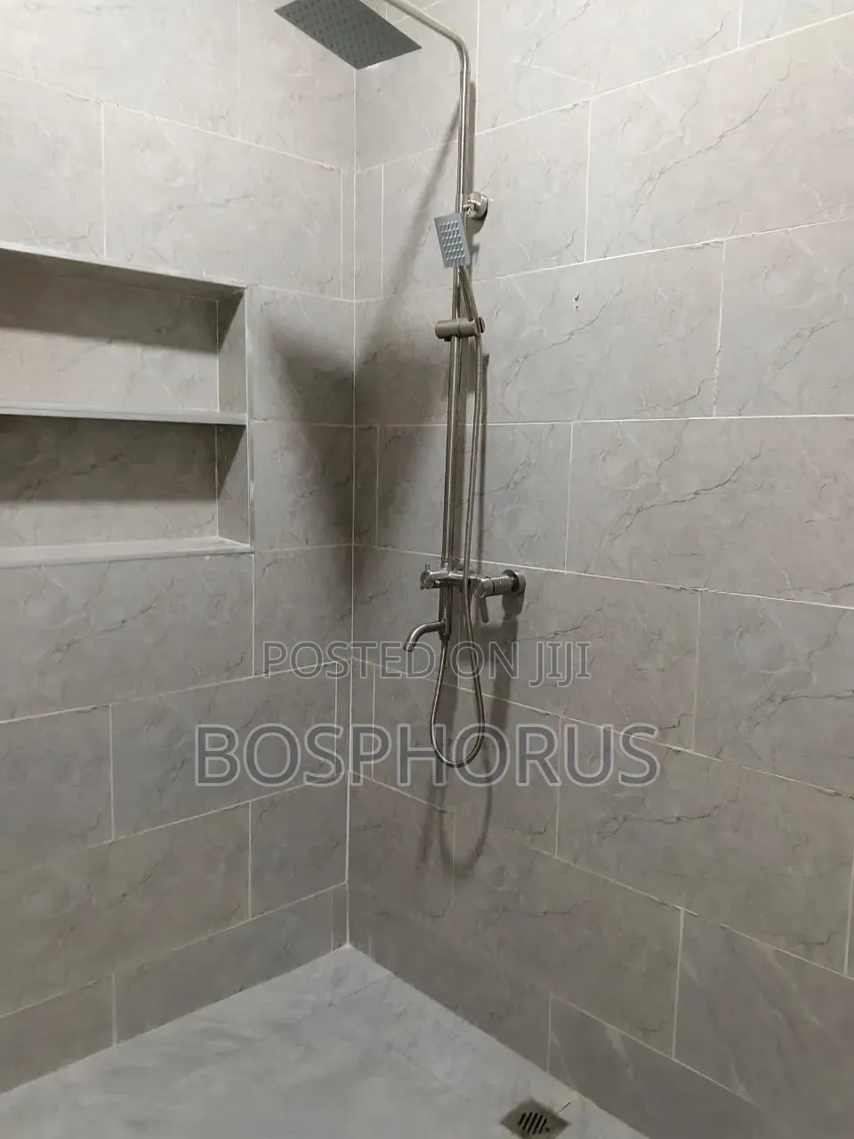 3bdrm Apartment in Akweteyman, Abeka for rent