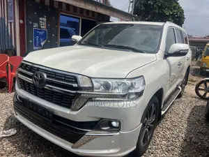 Toyota Land Cruiser 5.7 V8 2013 White