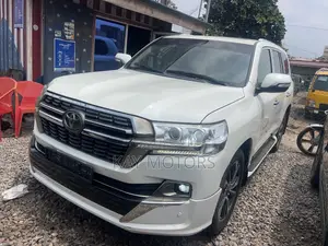Toyota Land Cruiser 5.7 V8 2013 White