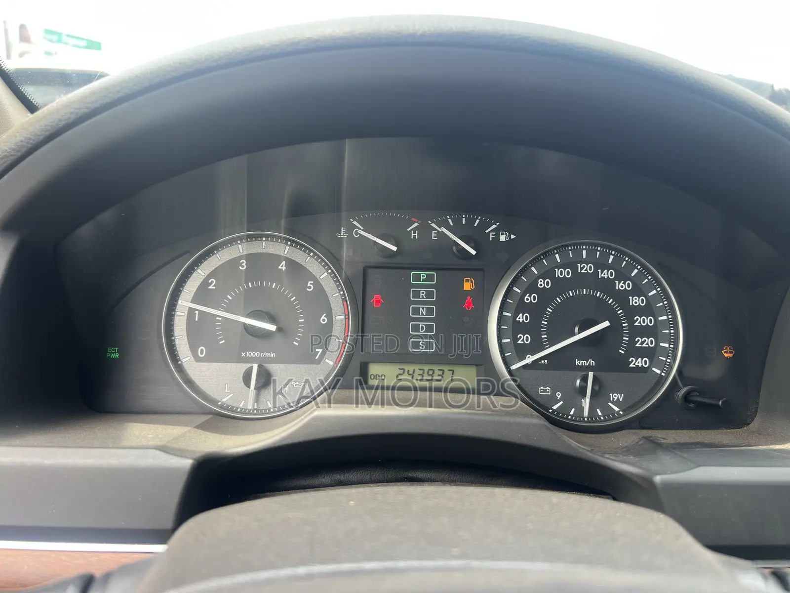Toyota Land Cruiser 5.7 V8 2013 White