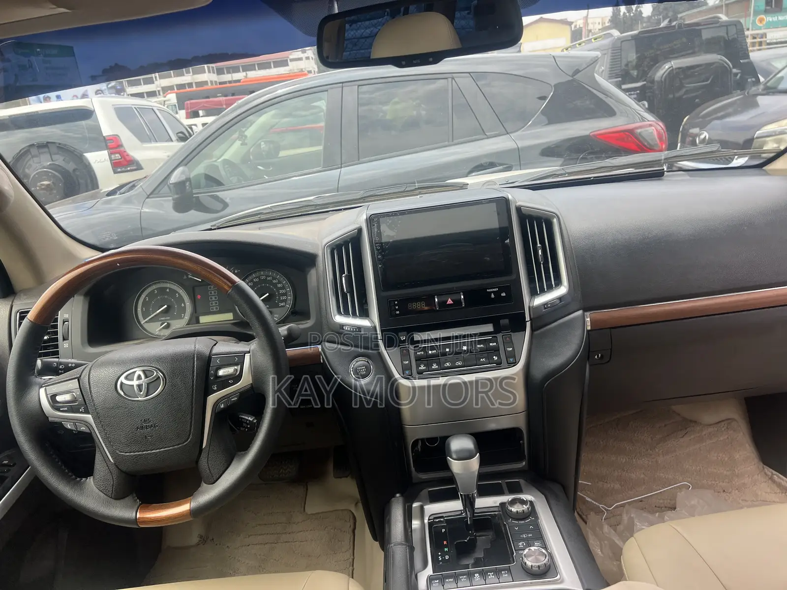 Toyota Land Cruiser 5.7 V8 2013 White