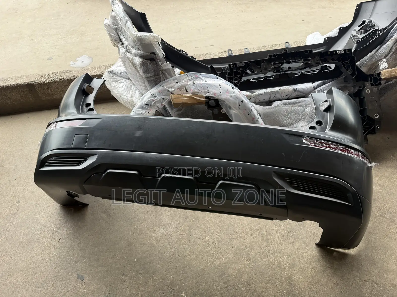Mitsubishi Outlander 2022,2023,2024,2025,Back Bumper Complete