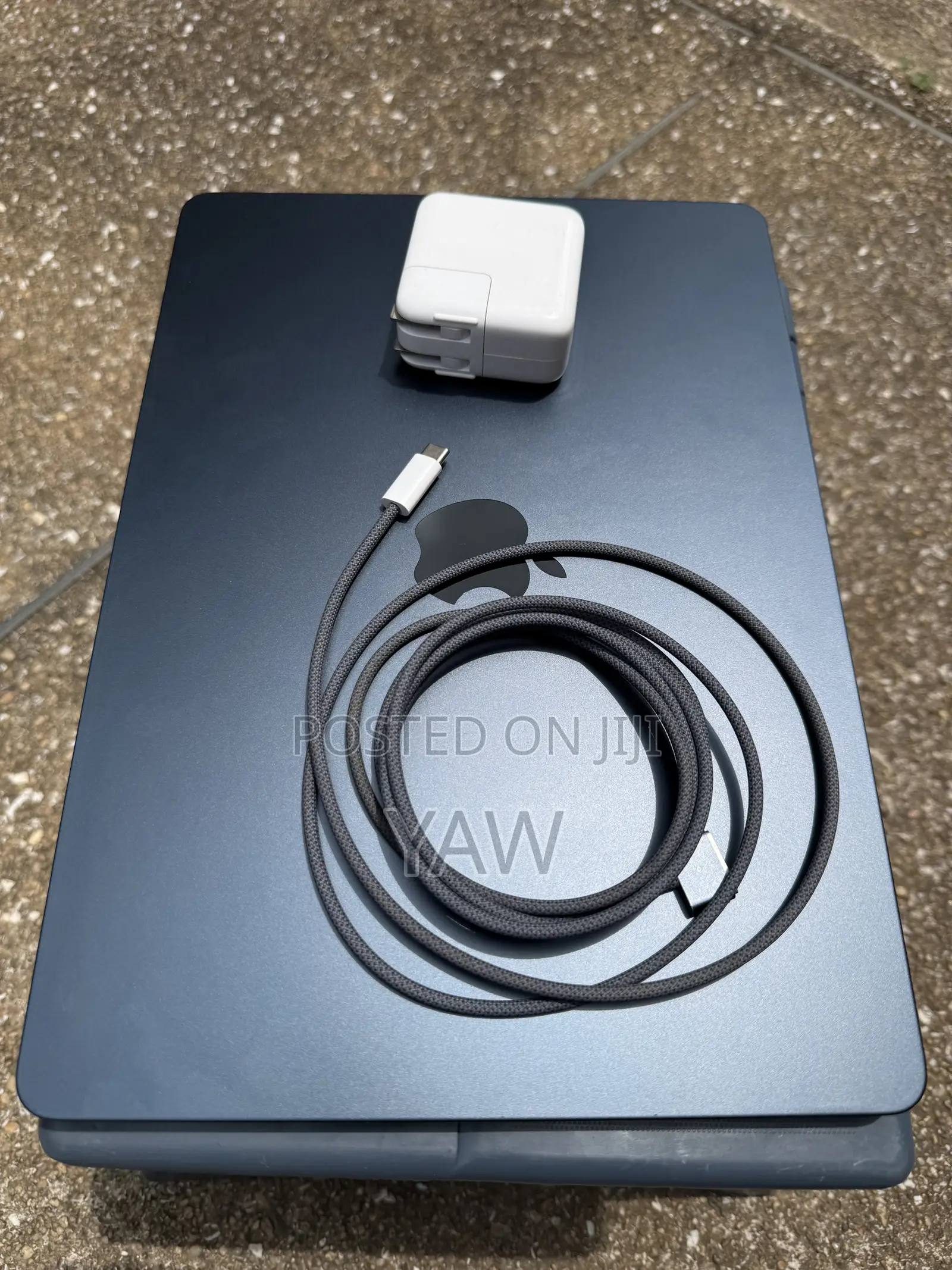 Laptop Apple MacBook Air 2022 M2 16GB Apple M2 SSD 512GB