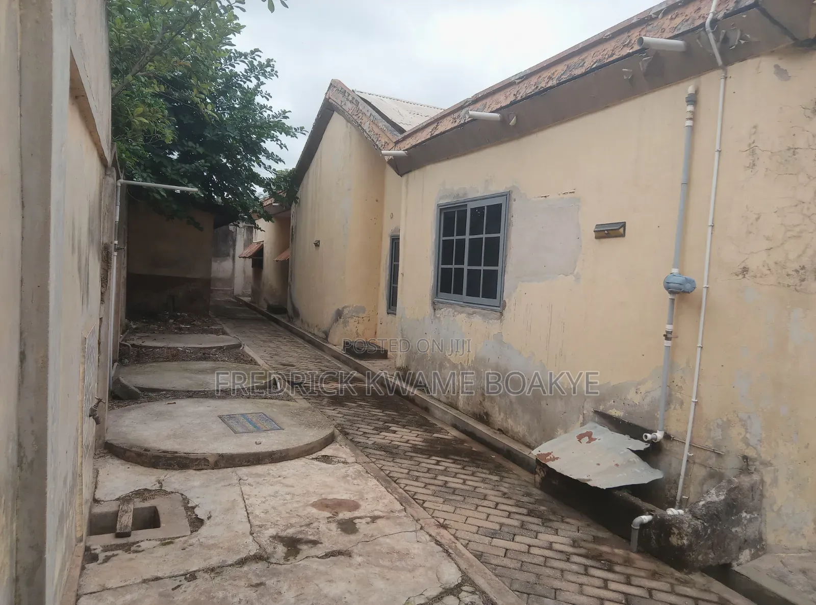 6bdrm House in Brother K Estate, Kumasi Metropolitan for sale
