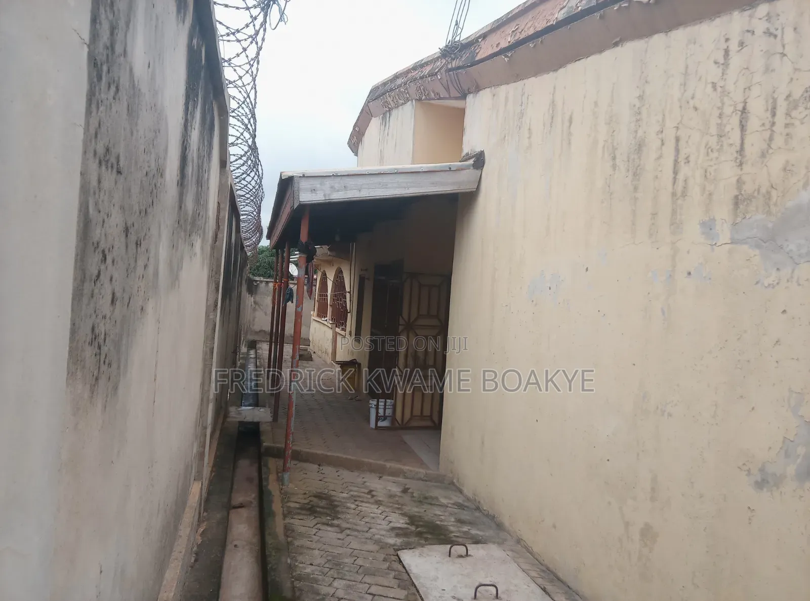 6bdrm House in Brother K Estate, Kumasi Metropolitan for sale