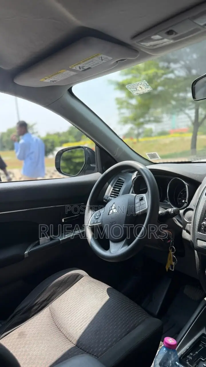 Mitsubishi Outlander Sport SE 2.4 2018 Black