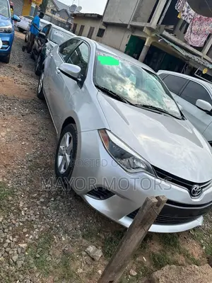 Toyota Corolla LE 4dr Sedan (1.8L 4cyl CVT) 2016 Silver