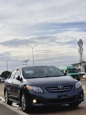 Toyota Corolla Base 4dr Sedan (1.8L 4cyl 5M) 2010 Gray