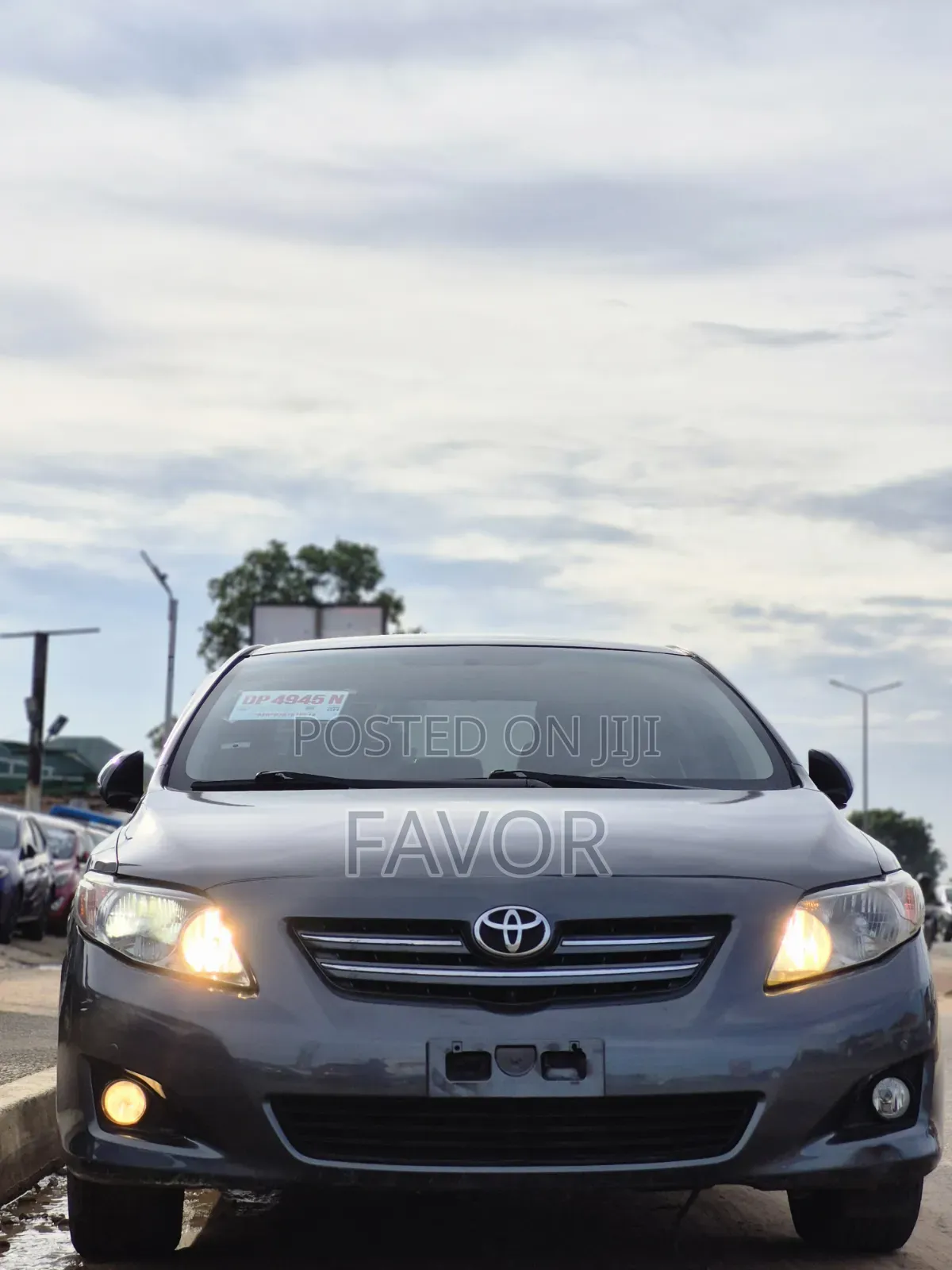 Toyota Corolla Base 4dr Sedan (1.8L 4cyl 5M) 2010 Gray