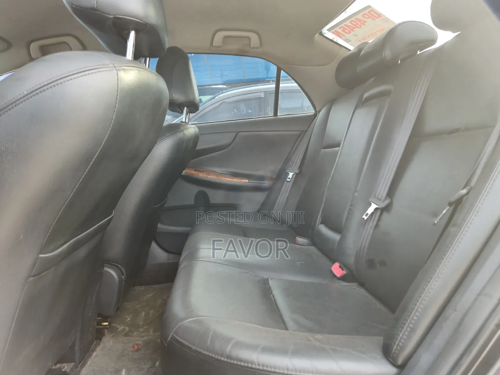 Toyota Corolla Base 4dr Sedan (1.8L 4cyl 5M) 2010 Gray