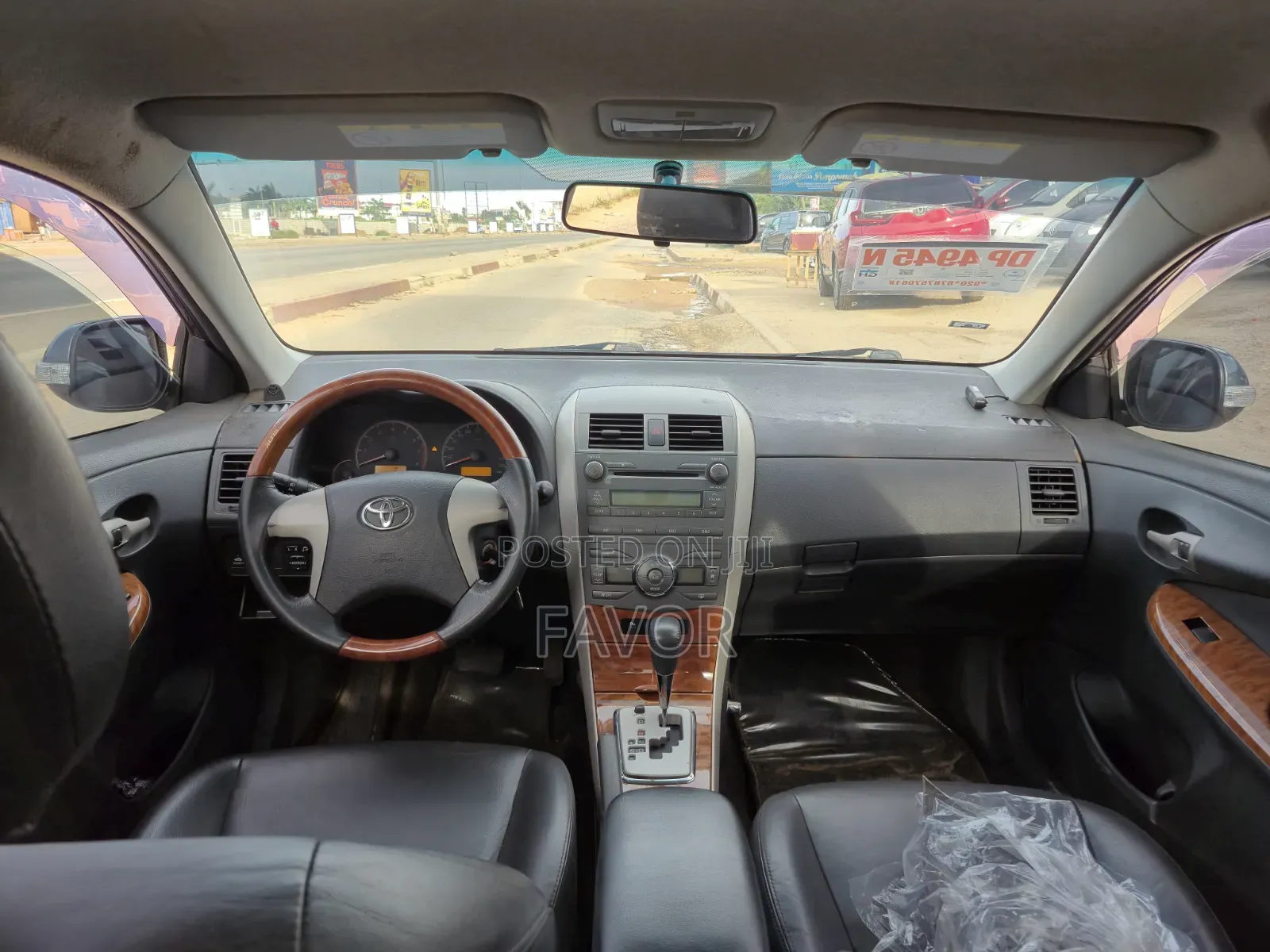 Toyota Corolla Base 4dr Sedan (1.8L 4cyl 5M) 2010 Gray
