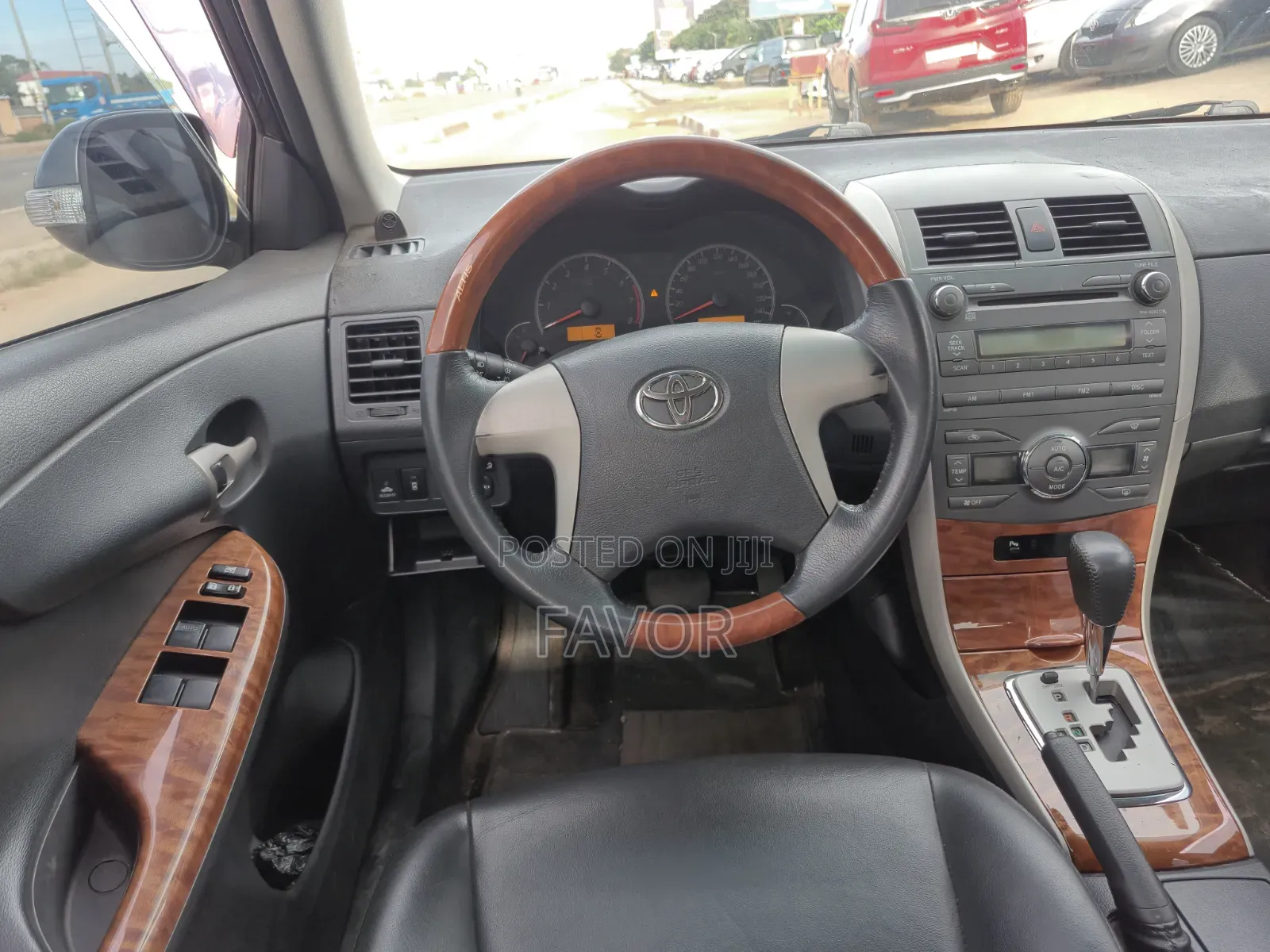 Toyota Corolla Base 4dr Sedan (1.8L 4cyl 5M) 2010 Gray