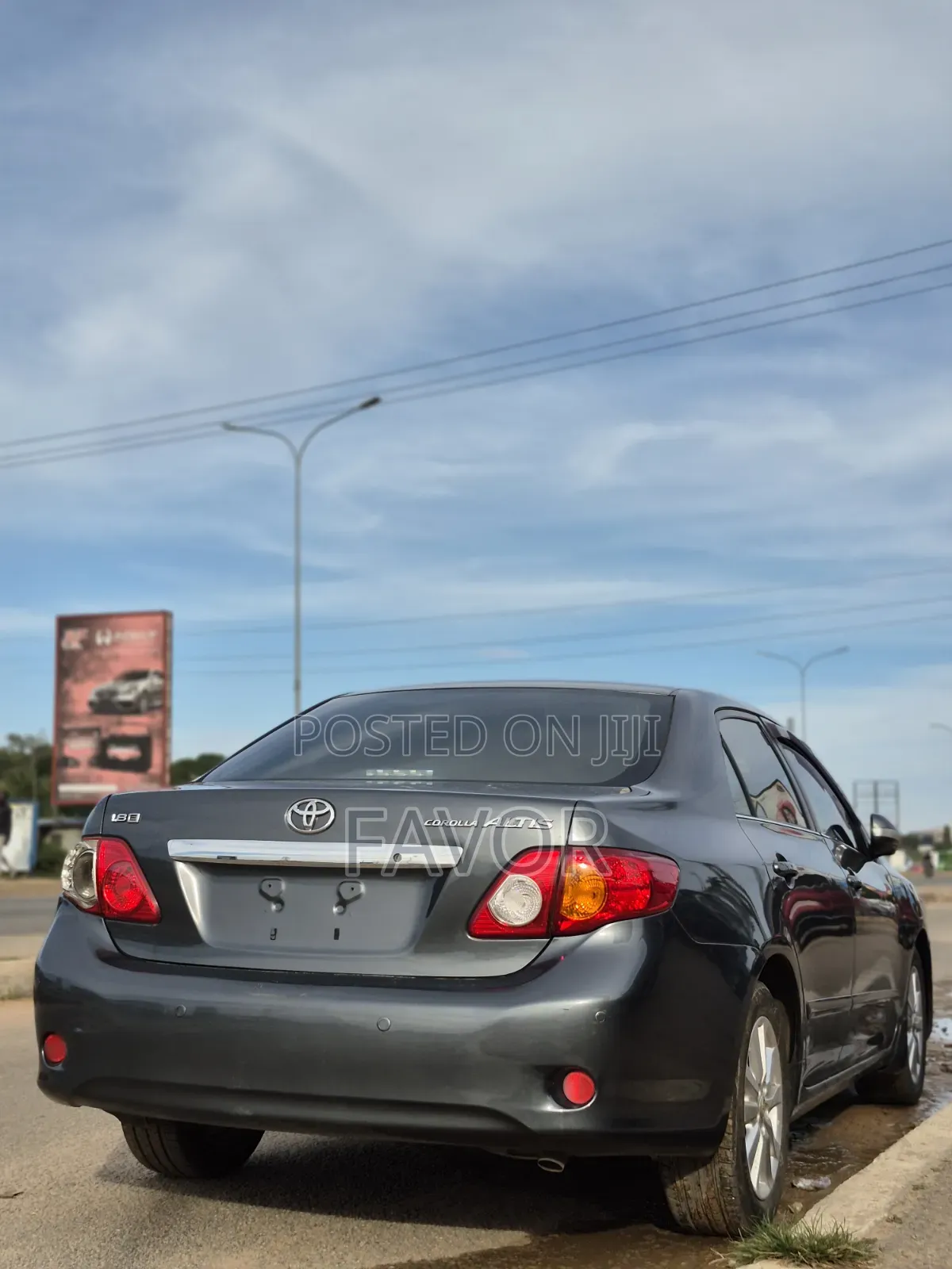 Toyota Corolla Base 4dr Sedan (1.8L 4cyl 5M) 2010 Gray