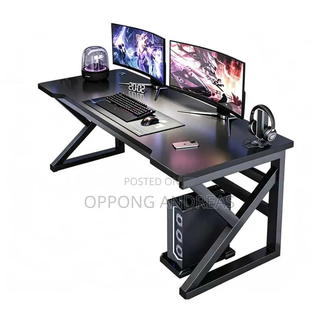 Gaming Table – Ergonomic Gaming Desk With Carbon Fiber Finish