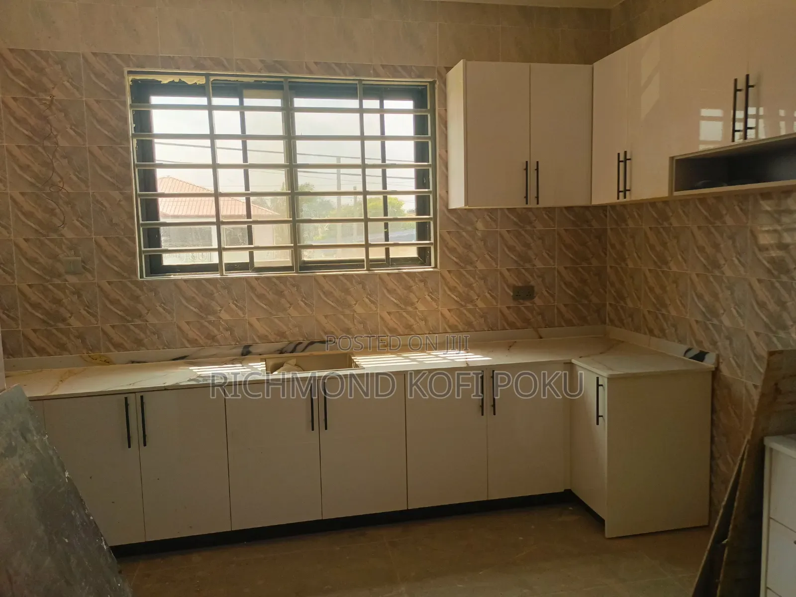 3bdrm Apartment in Kofis Realty, Baatsona Total for rent