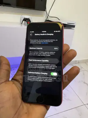 Apple iPhone SE (2020) 128 GB Red