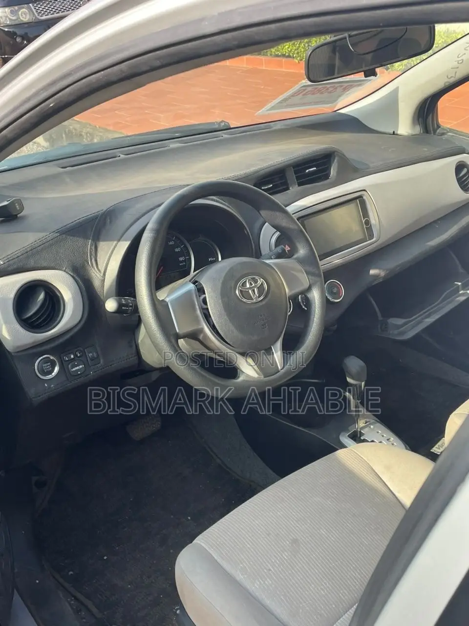 Toyota Vitz 1.5 FWD 5dr 2013 Silver