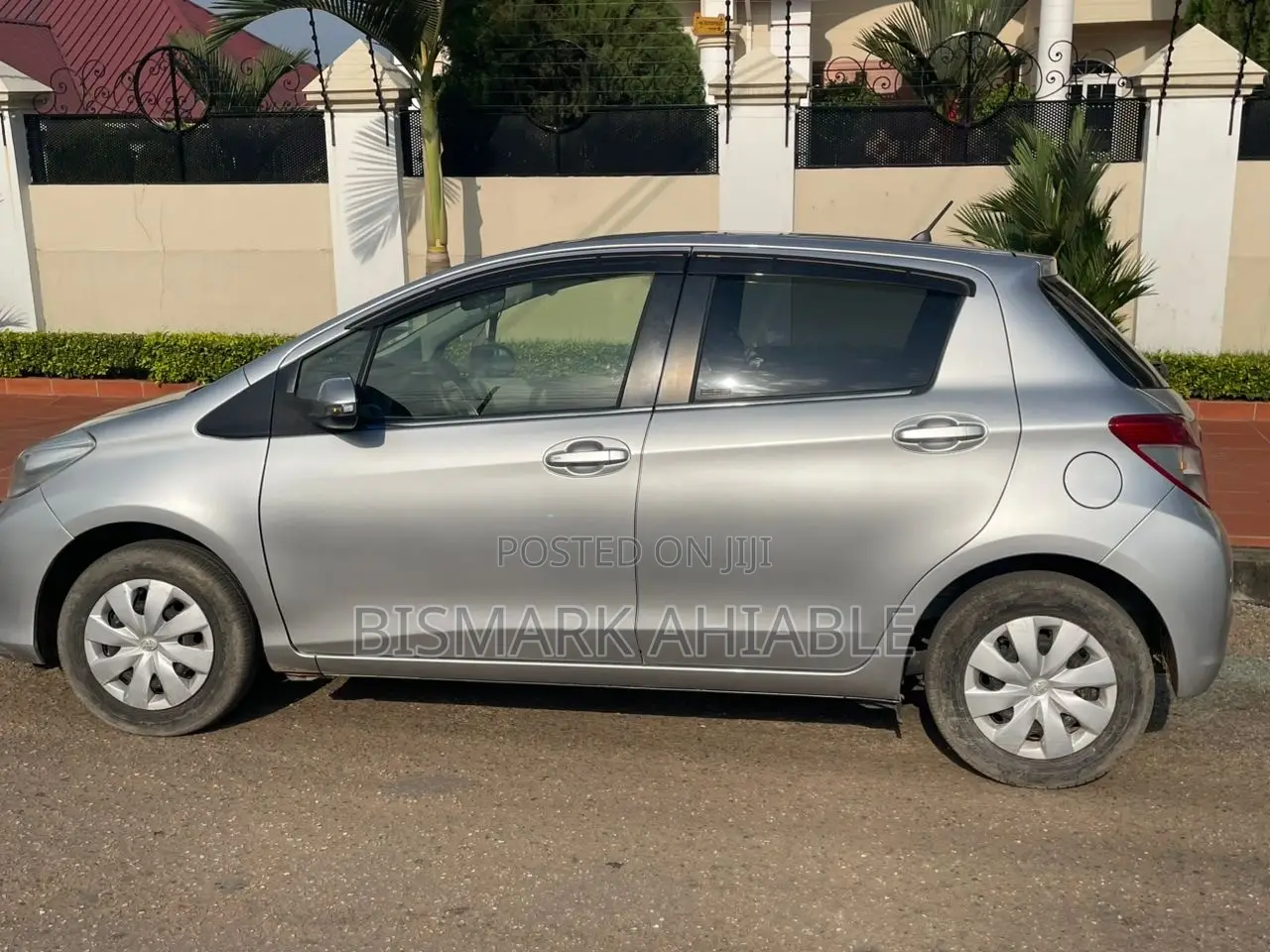 Toyota Vitz 1.5 FWD 5dr 2013 Silver