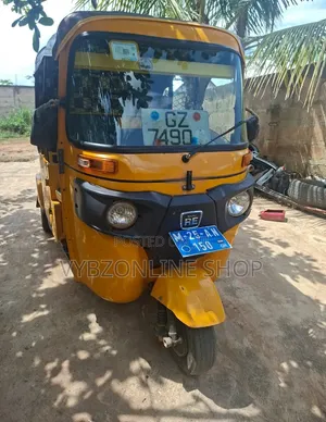 Bajaj RE 2025 Yellow