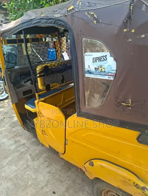 Bajaj RE 2025 Yellow