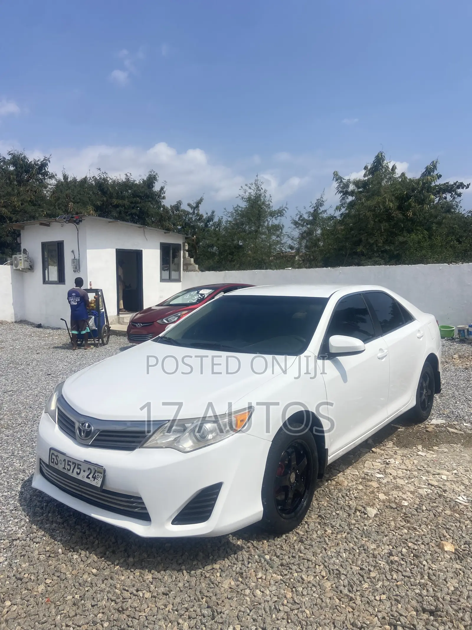 Toyota Camry LE 4dr Sedan (2.5L 4cyl 6A) 2013 White