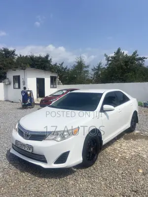 Toyota Camry LE 4dr Sedan (2.5L 4cyl 6A) 2013 White