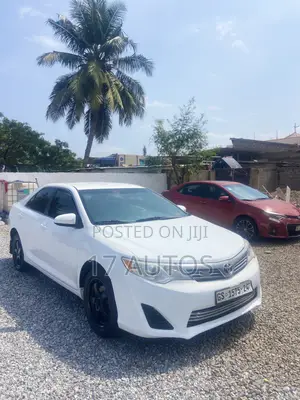 Toyota Camry LE 4dr Sedan (2.5L 4cyl 6A) 2013 White