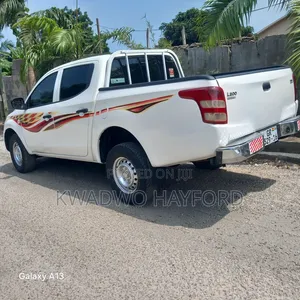 Mitsubishi L200 2015 White