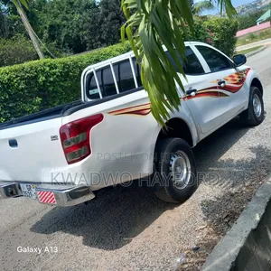 Mitsubishi L200 2015 White