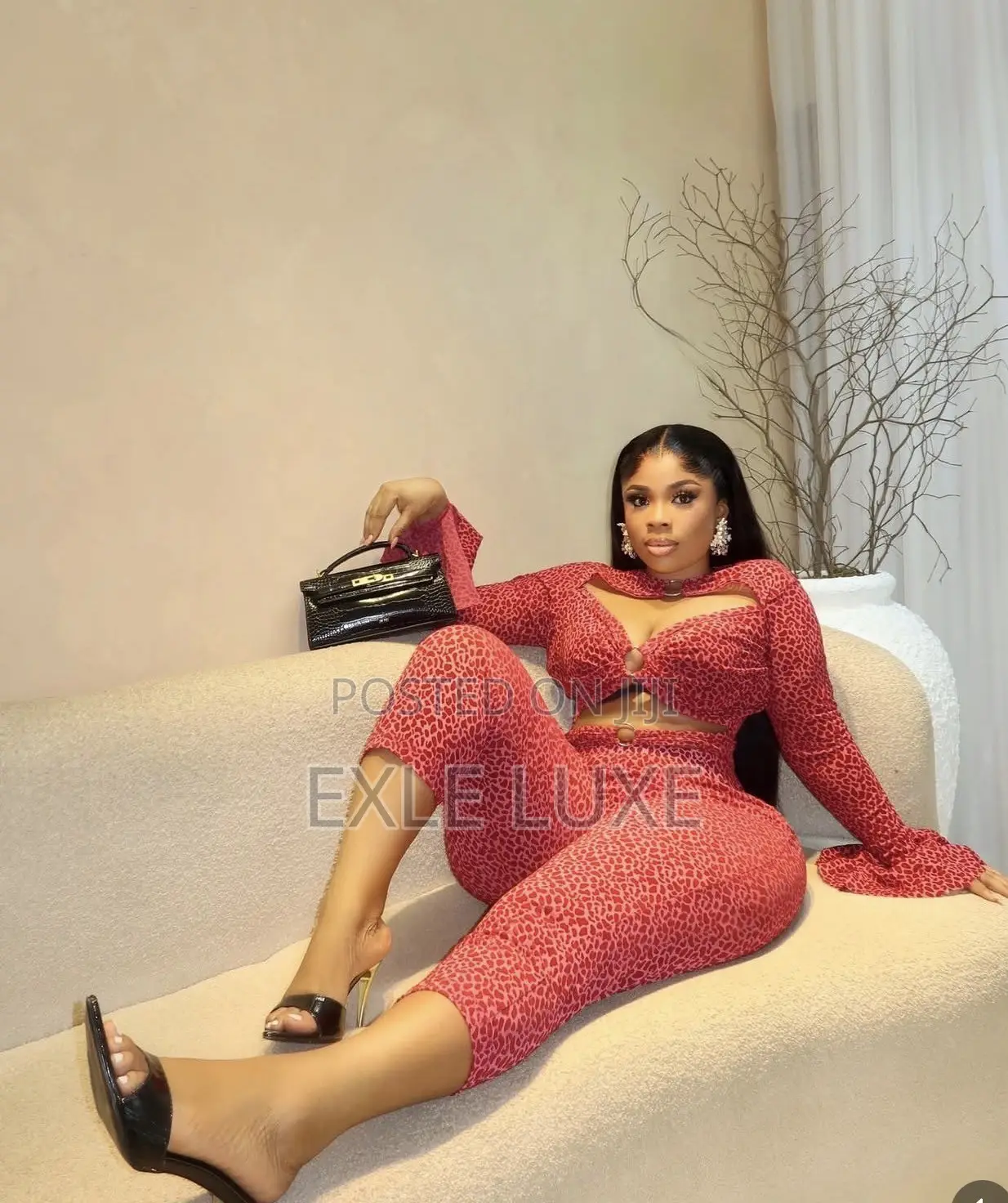 Sexy Elegant Ladies Dress – Stylish Women’s Wear