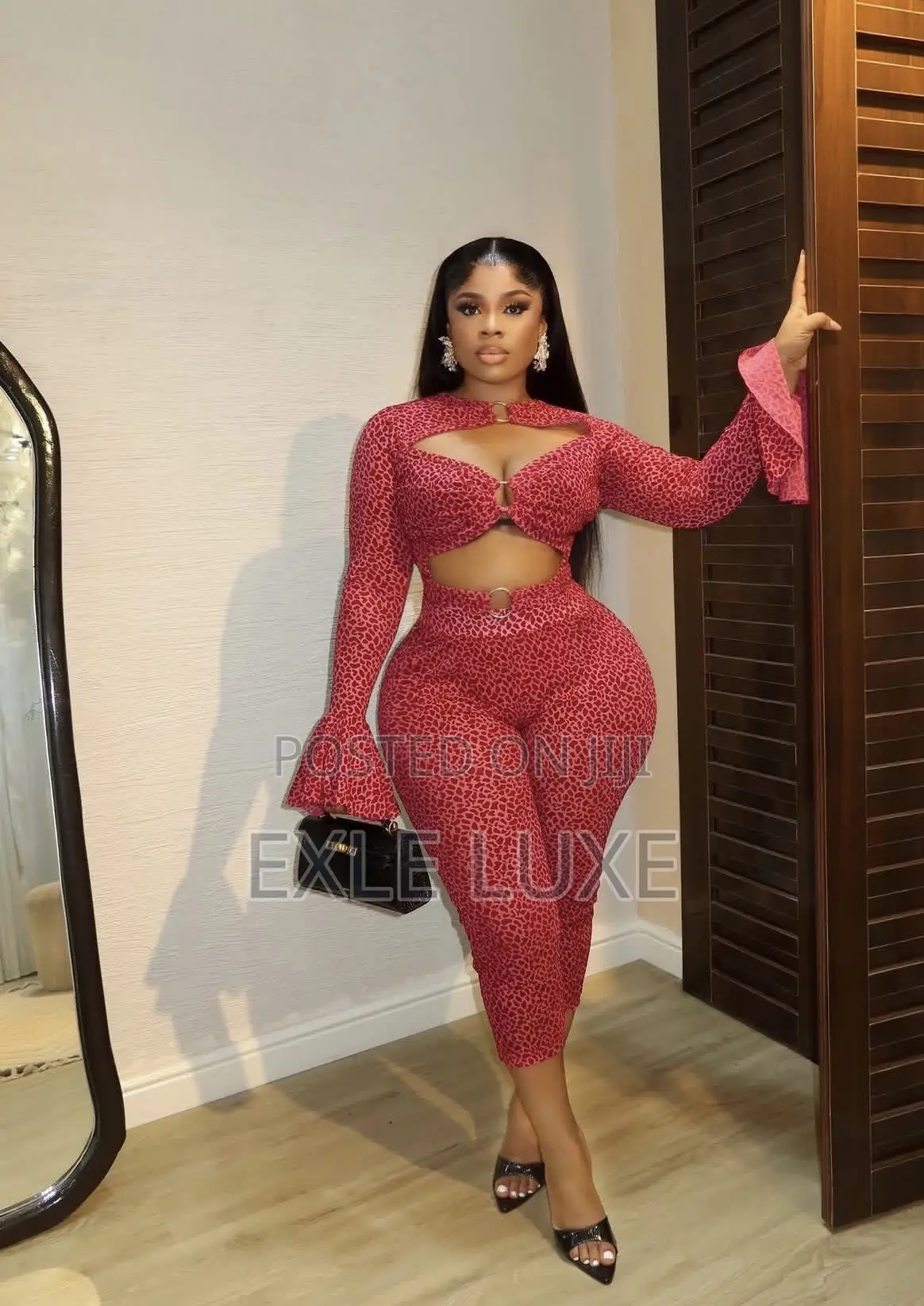 Sexy Elegant Ladies Dress – Stylish Women’s Wear