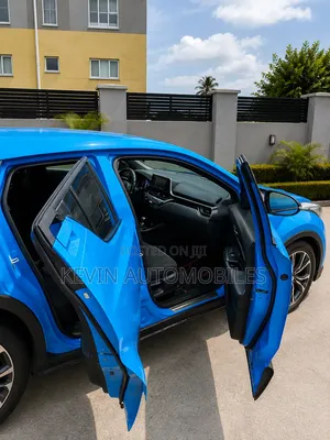 Toyota C-HR 2018 Blue